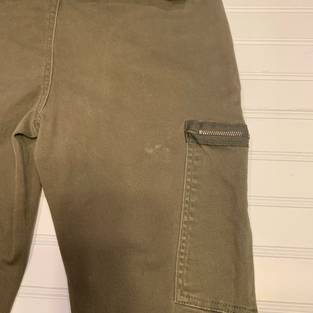 🐣🐣Versona Olive Color Modern Size 10 pants - Picture 5 of 8